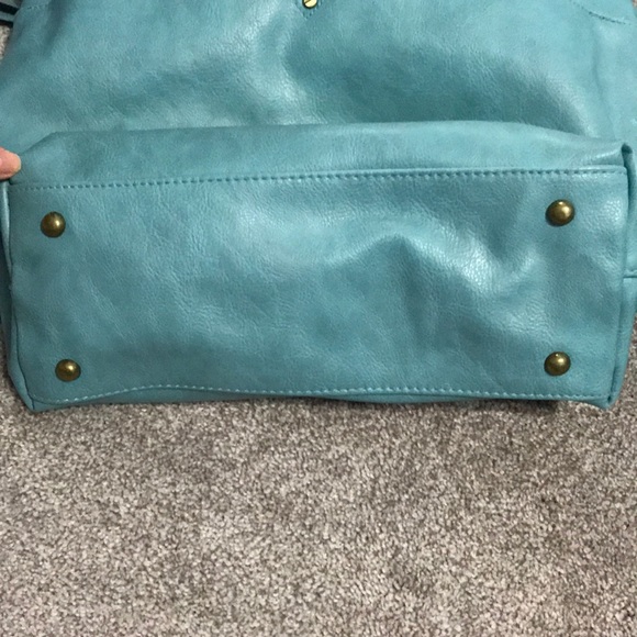 MAKE AN OFFER Baby Blue Merona Shoulder Bag - Picture 5 of 6